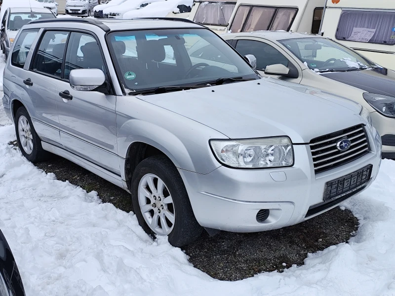 Subaru Forester 2.0i УНИКАТ, снимка 2 - Автомобили и джипове - 48669636