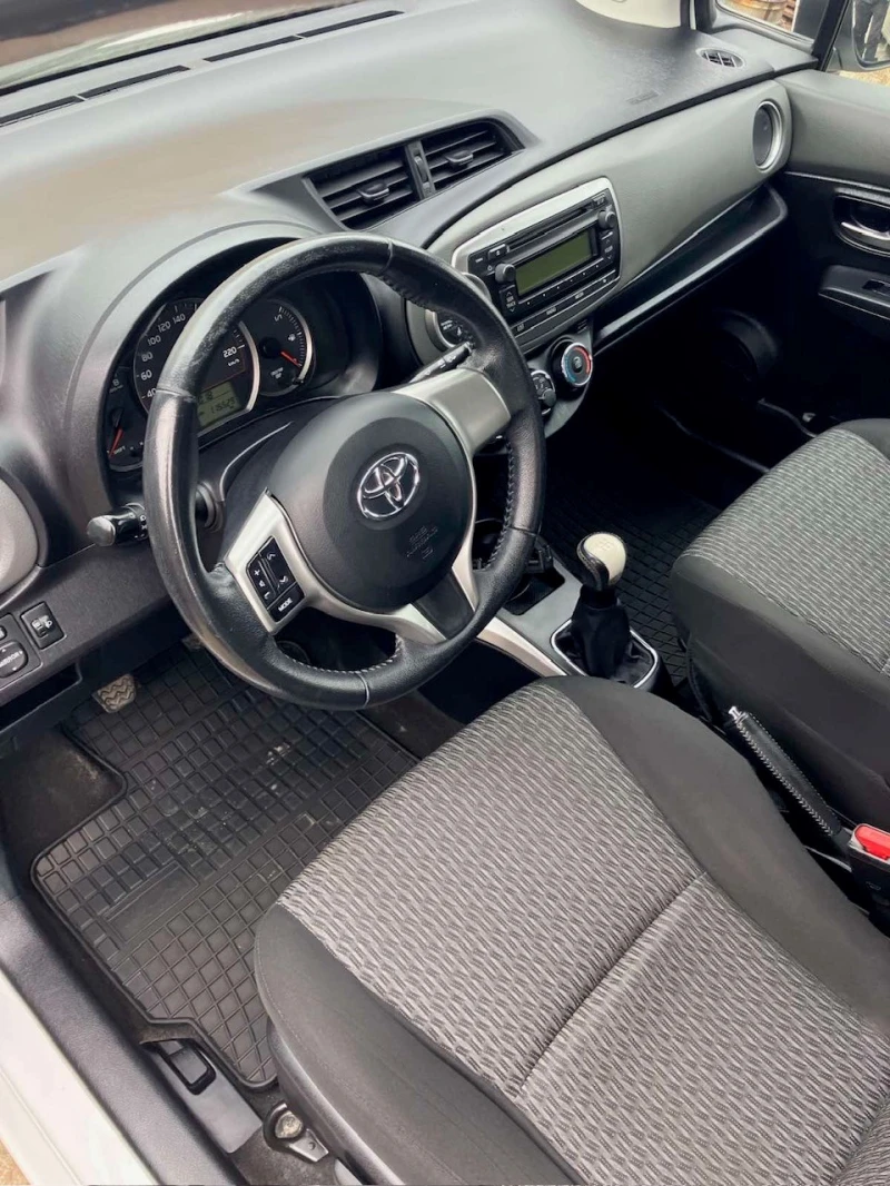 Toyota Yaris, снимка 8 - Автомобили и джипове - 48991479