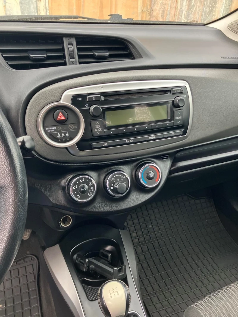 Toyota Yaris, снимка 10 - Автомобили и джипове - 48991479