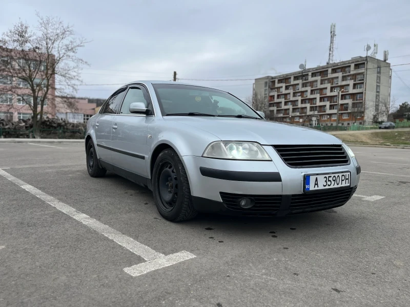 VW Passat 1.8T, снимка 2 - Автомобили и джипове - 49056518