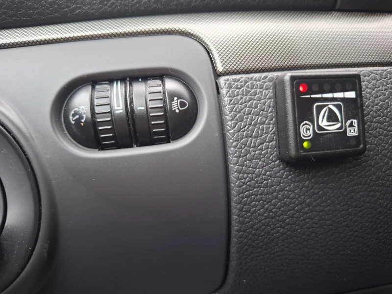 VW Golf 1, 6i газ Италия, снимка 14 - Автомобили и джипове - 49312201