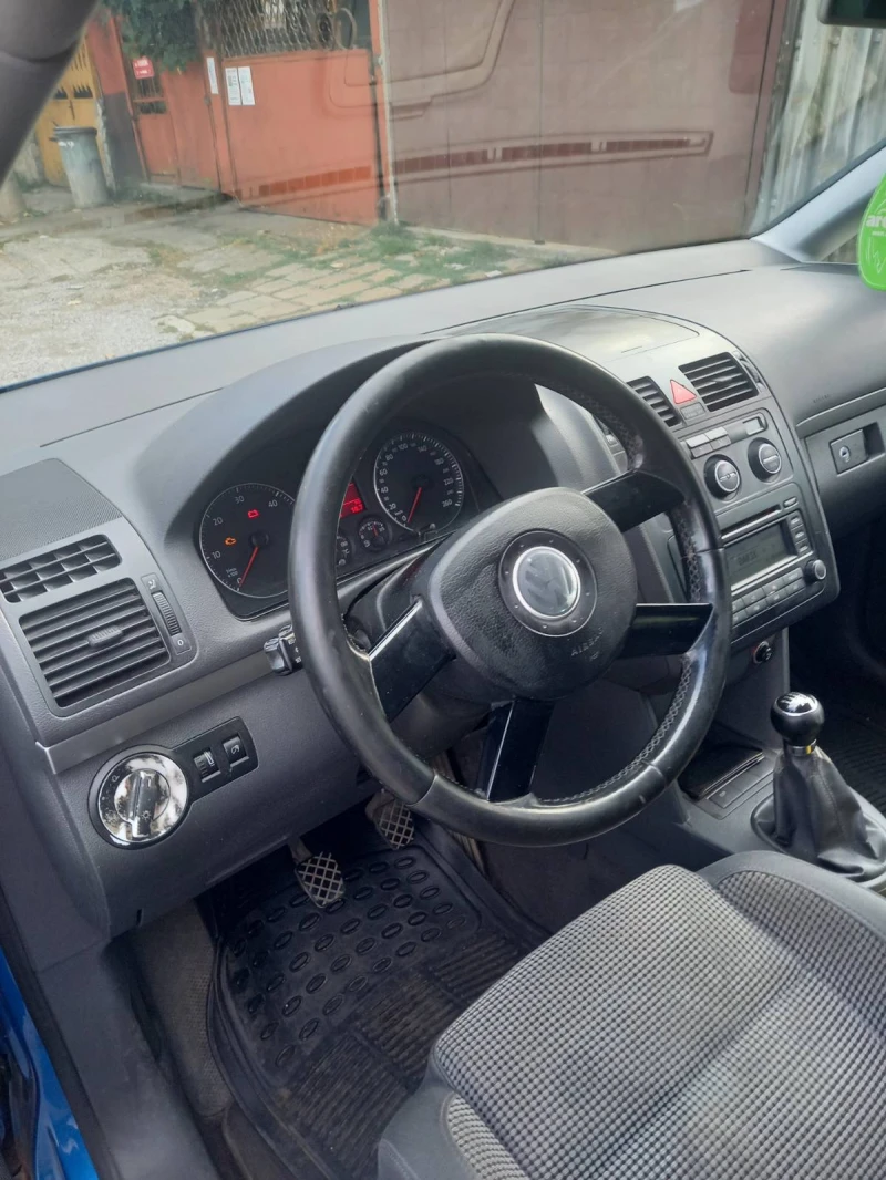 VW Touran 2.0 TDI 140hp, снимка 5 - Автомобили и джипове - 52324915