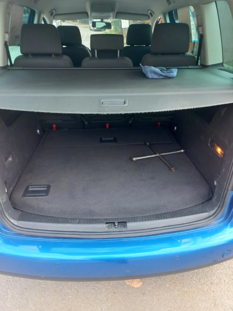 VW Touran 2.0 TDI 140hp, снимка 8 - Автомобили и джипове - 52324915