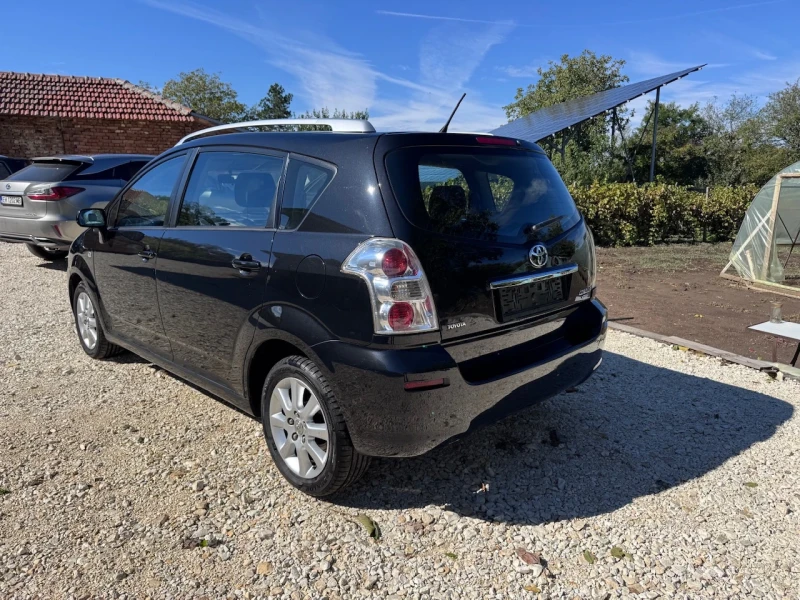 Toyota Corolla verso 1.8i Facelift, снимка 3 - Автомобили и джипове - 52621356