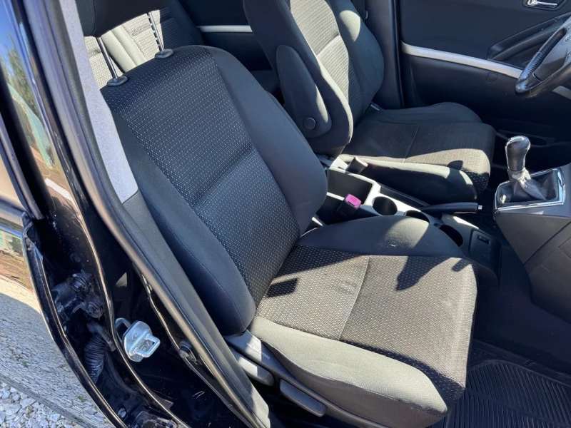 Toyota Corolla verso 1.8i Facelift, снимка 13 - Автомобили и джипове - 52621356