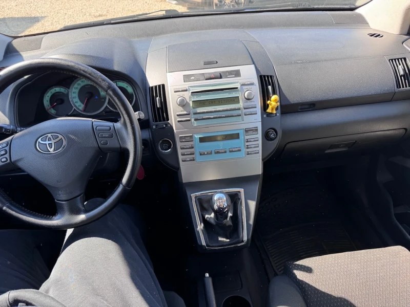 Toyota Corolla verso 1.8i Facelift, снимка 9 - Автомобили и джипове - 52621356