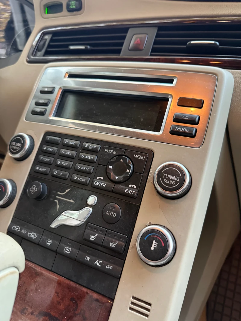 Volvo V70, снимка 2 - Автомобили и джипове - 52472618