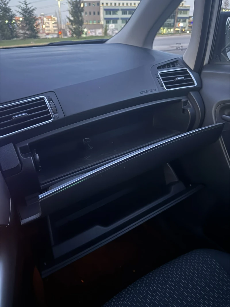 Toyota Verso, снимка 11 - Автомобили и джипове - 52793221