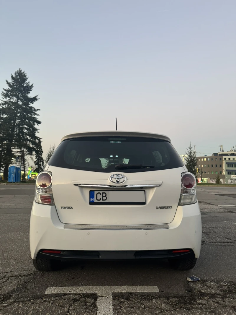 Toyota Verso, снимка 6 - Автомобили и джипове - 52793221
