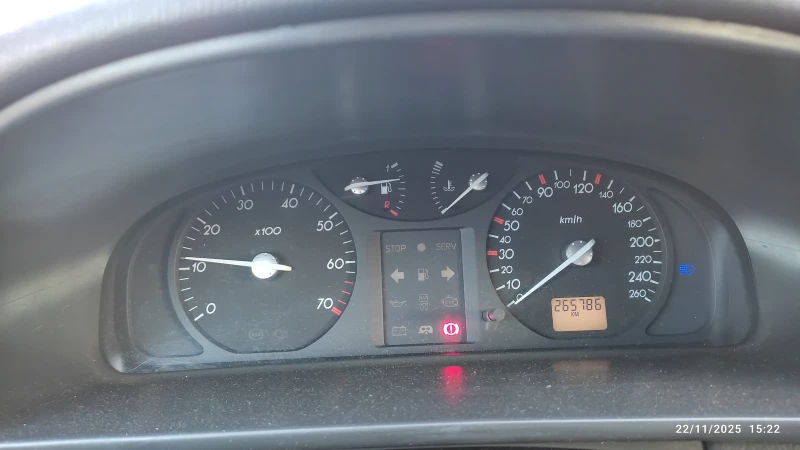 Renault Laguna 1, 8/16v Газ/Бензин, снимка 7 - Автомобили и джипове - 53024813