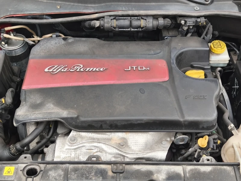 Alfa Romeo MiTo 1.6 jtd 6ск, снимка 13 - Автомобили и джипове - 53400306