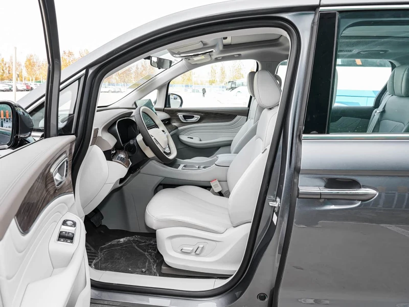 Mg Marvel R Roewe iMAX8 2025 PHEV   7 места   пробег до 1536 к, снимка 7 - Автомобили и джипове - 53414554