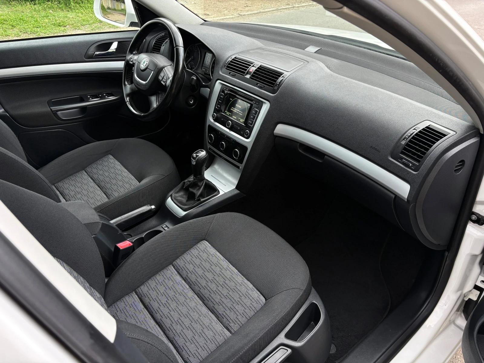 Skoda Octavia 1.6TDI НАВИГАЦИЯ* FACELIFT* 165 000км*  - изображение 8