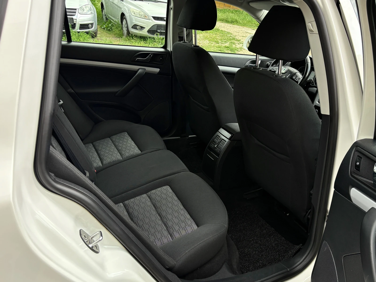 Skoda Octavia 1.6TDI НАВИГАЦИЯ* FACELIFT* 165 000км*  - изображение 9