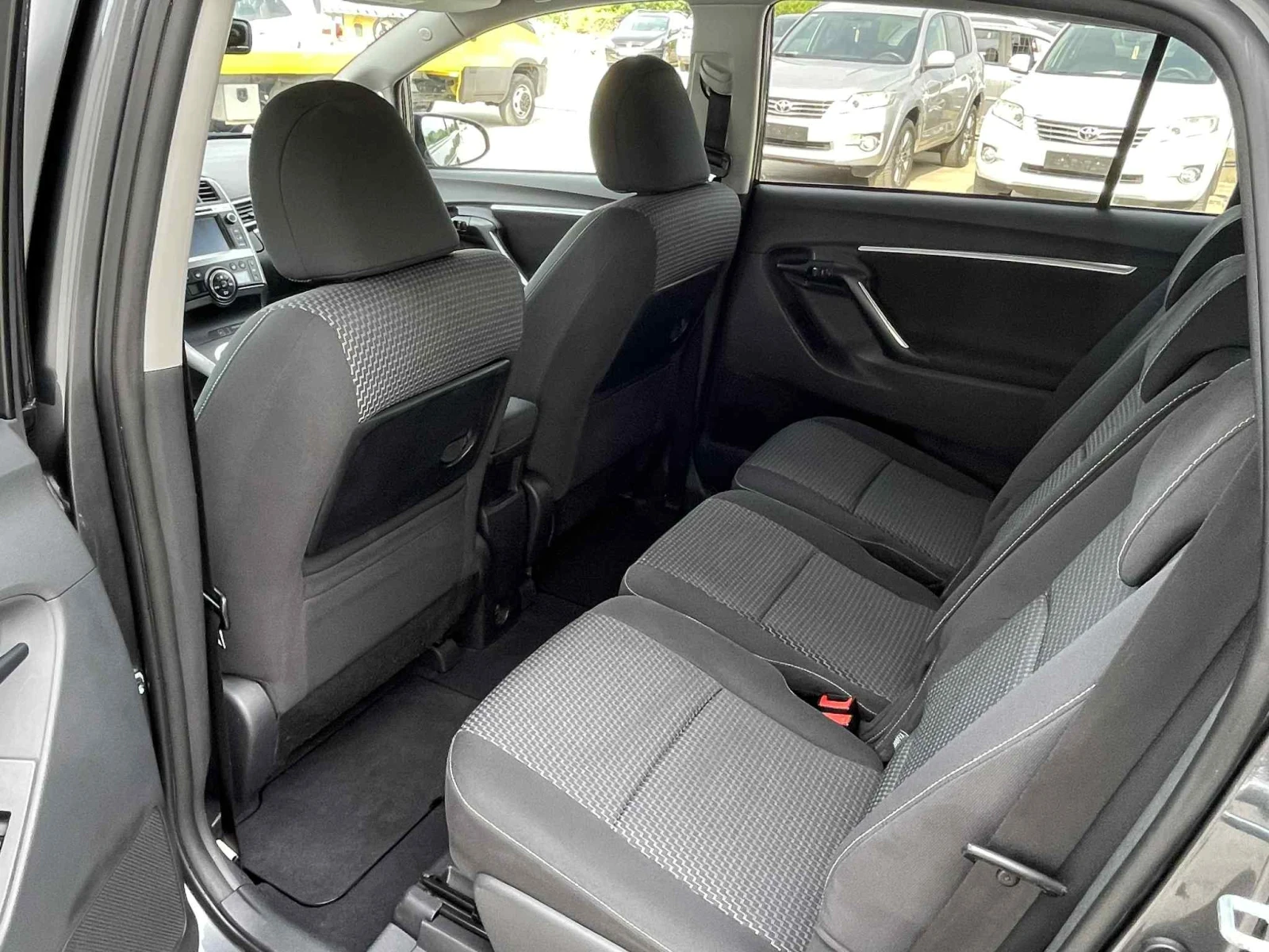 Toyota Verso 1.6 D-4D* NAVI* 7 mesta* UNIKAT*  - изображение 8