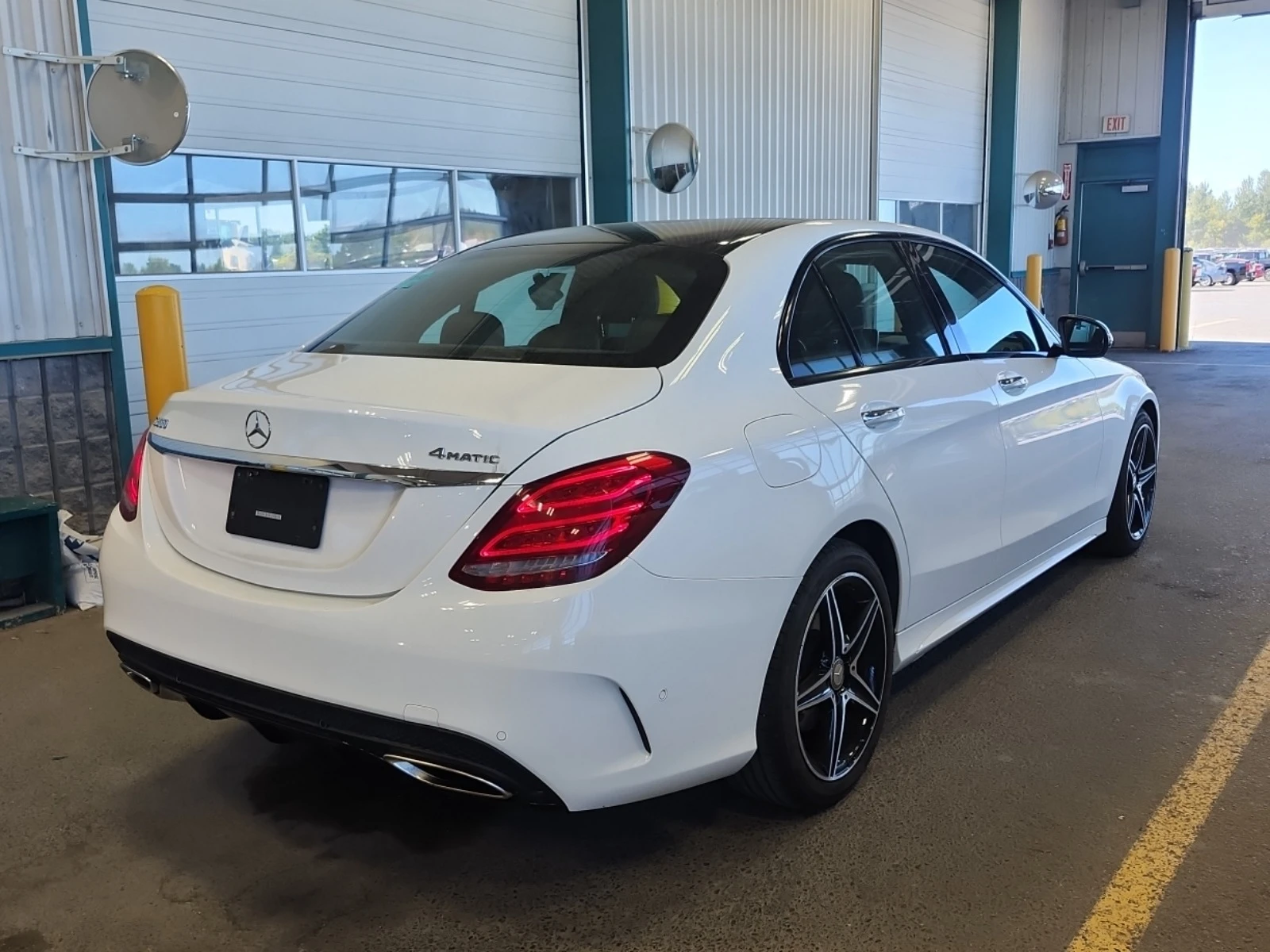 Mercedes-Benz C 300 * CARFAX* АВТОФИНАНСИРАНЕ* Цена до България*  - изображение 4