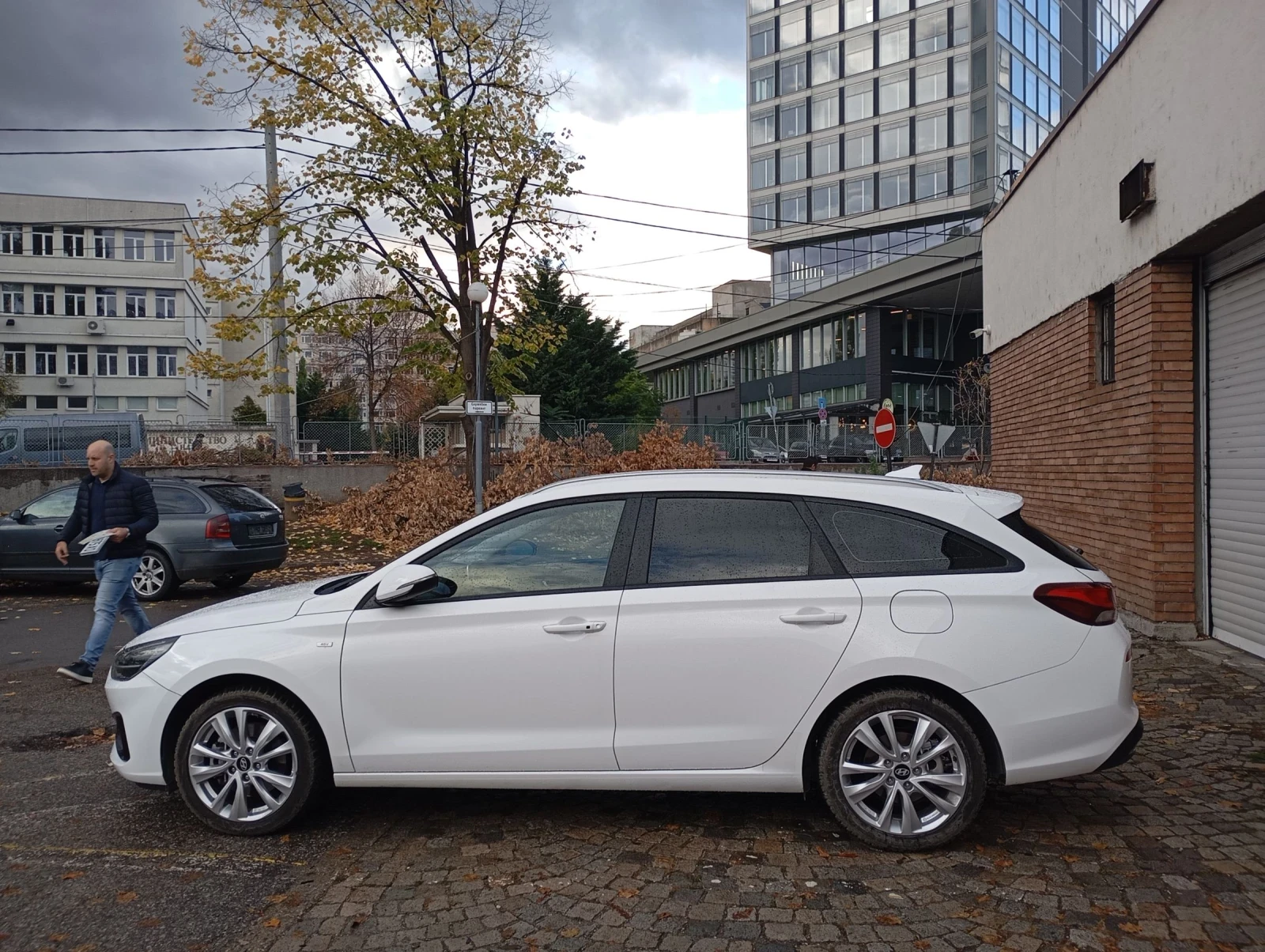 Hyundai I30 1.5 TGDI , Автомат , 10хил км - изображение 9