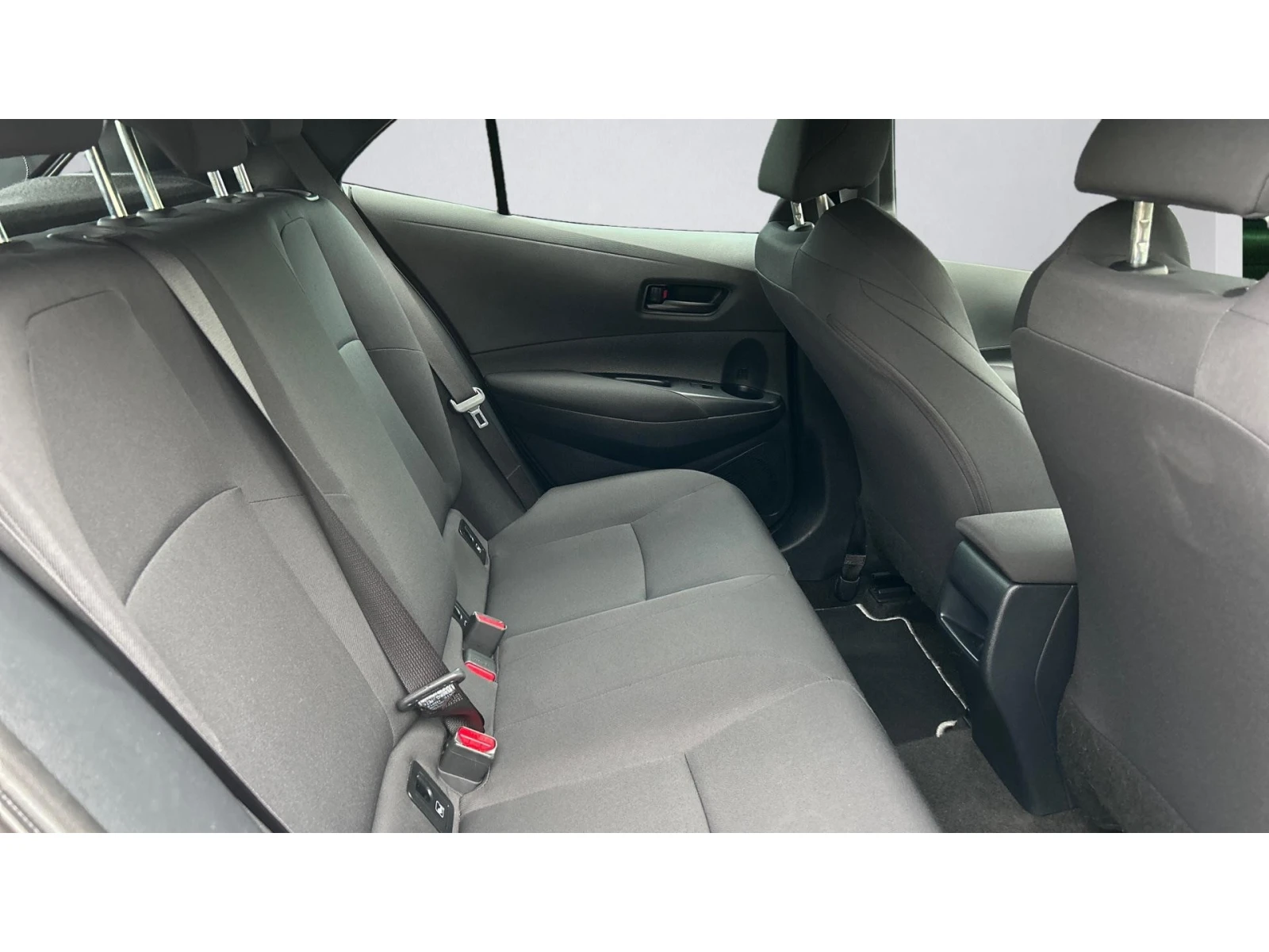 Toyota Corolla Месечна вноска от 340 лв. - изображение 7