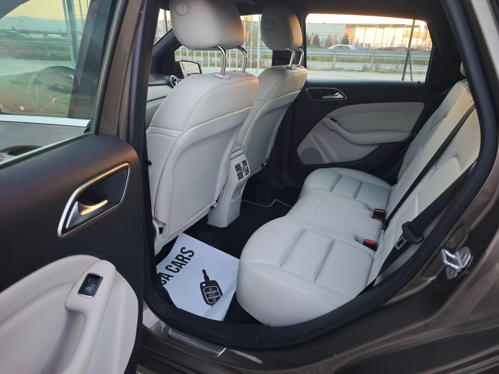 Mercedes-Benz B 180 1.6i , снимка 8 - Автомобили и джипове - 53738307