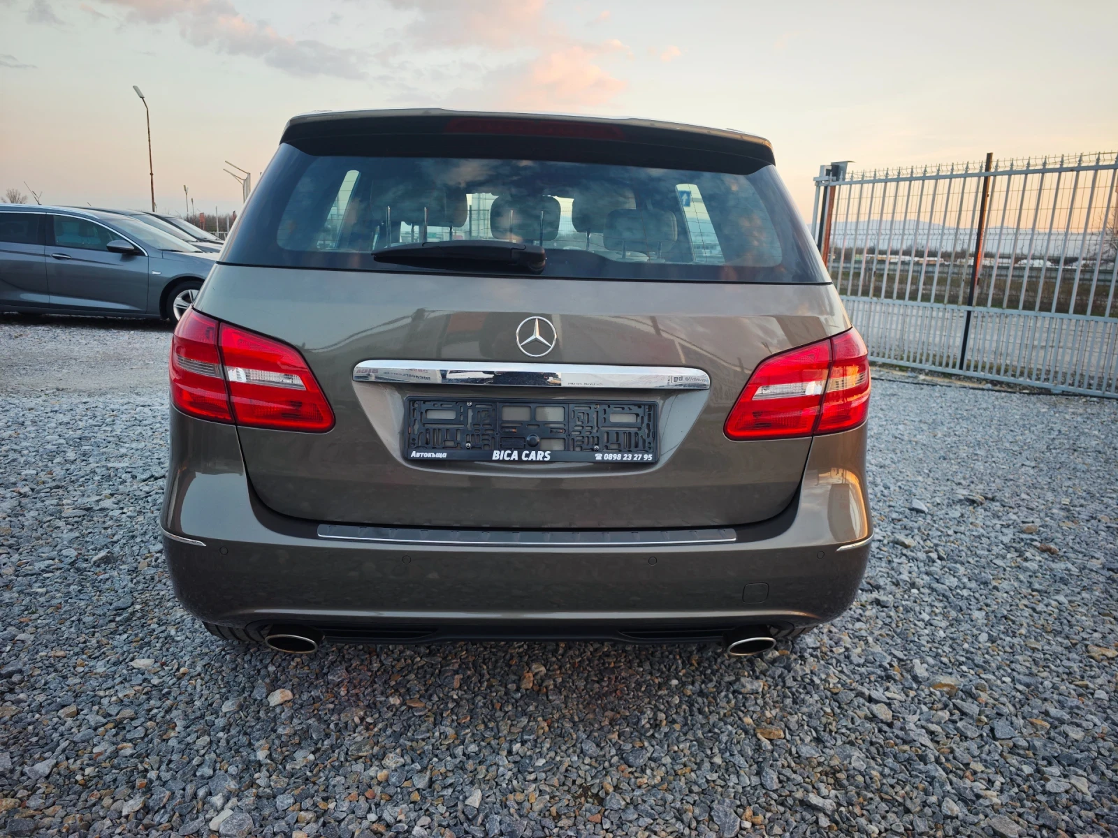 Mercedes-Benz B 180 1.6i , снимка 5 - Автомобили и джипове - 53738307