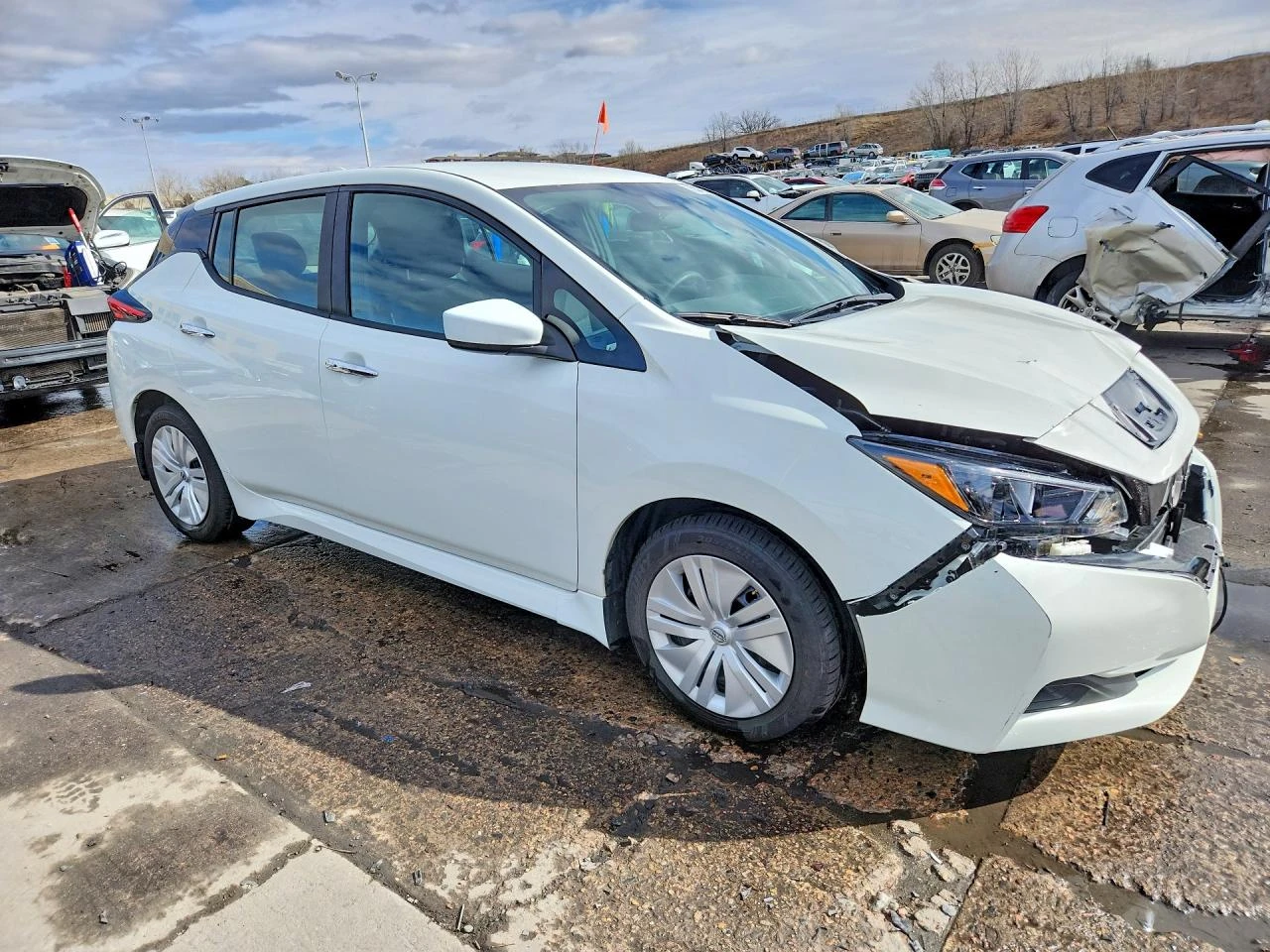 Nissan Leaf  S Hatchback, снимка 2 - Автомобили и джипове - 54152864