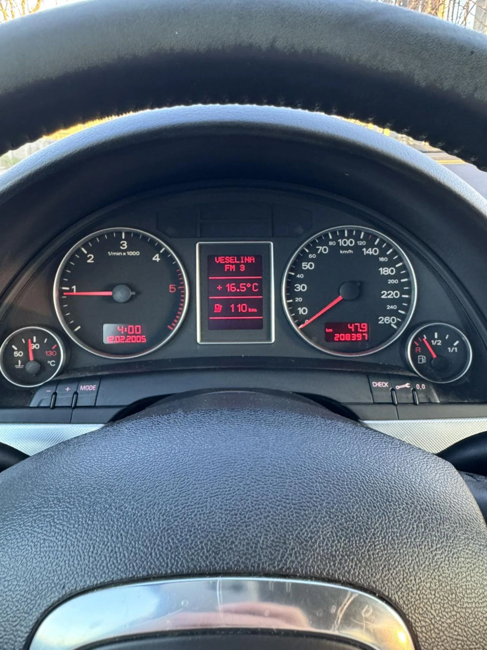 Audi A4 2.0TDI* 8-Клапана* QUATTRO* XENON* TOP!!!, снимка 14 - Автомобили и джипове - 54239309