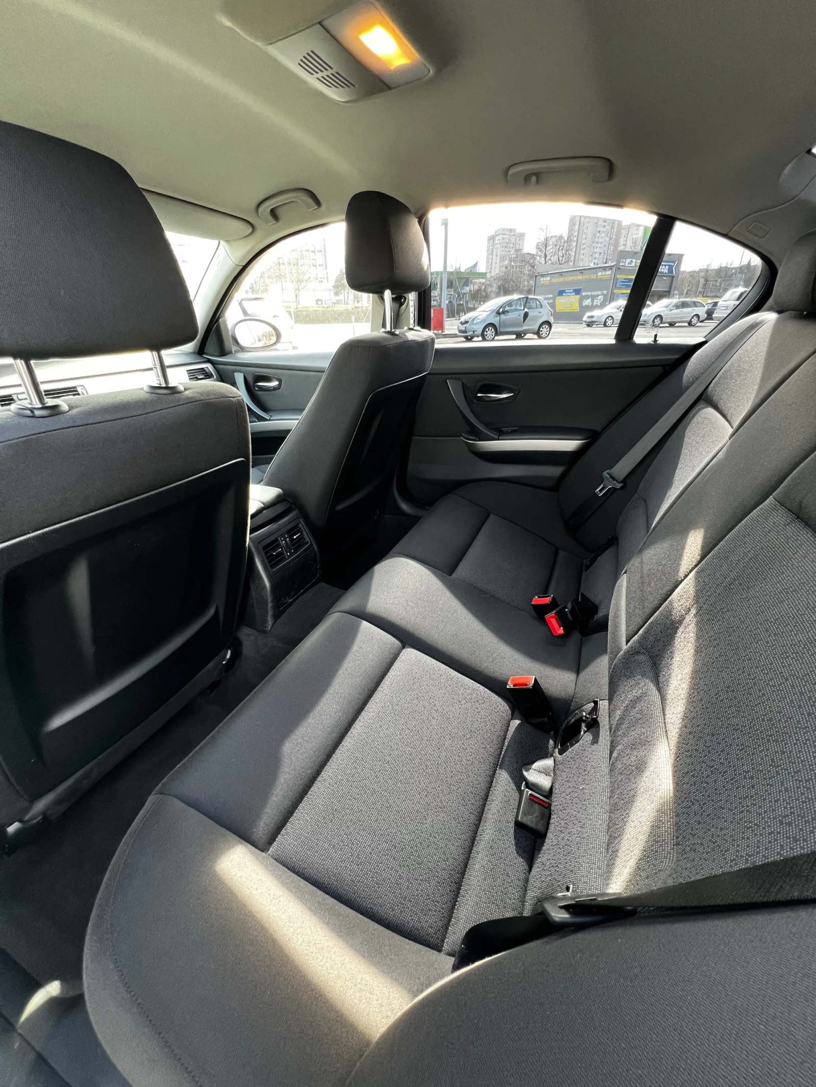 BMW 320, снимка 10 - Автомобили и джипове - 54294684