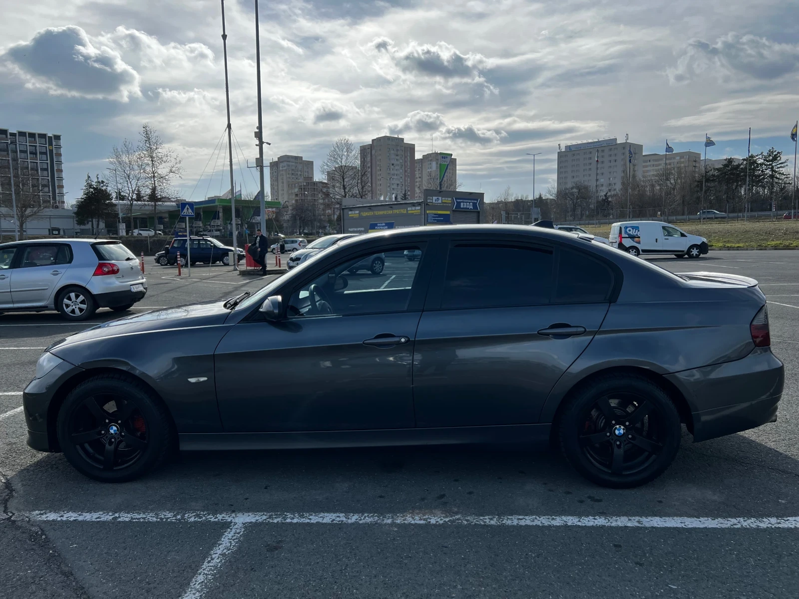 BMW 320, снимка 8 - Автомобили и джипове - 54294684