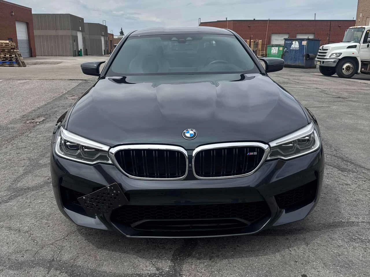 BMW M5 * CARFAX * ОБДУХВАНЕ * HARMAN * 360, снимка 6 - Автомобили и джипове - 54600196