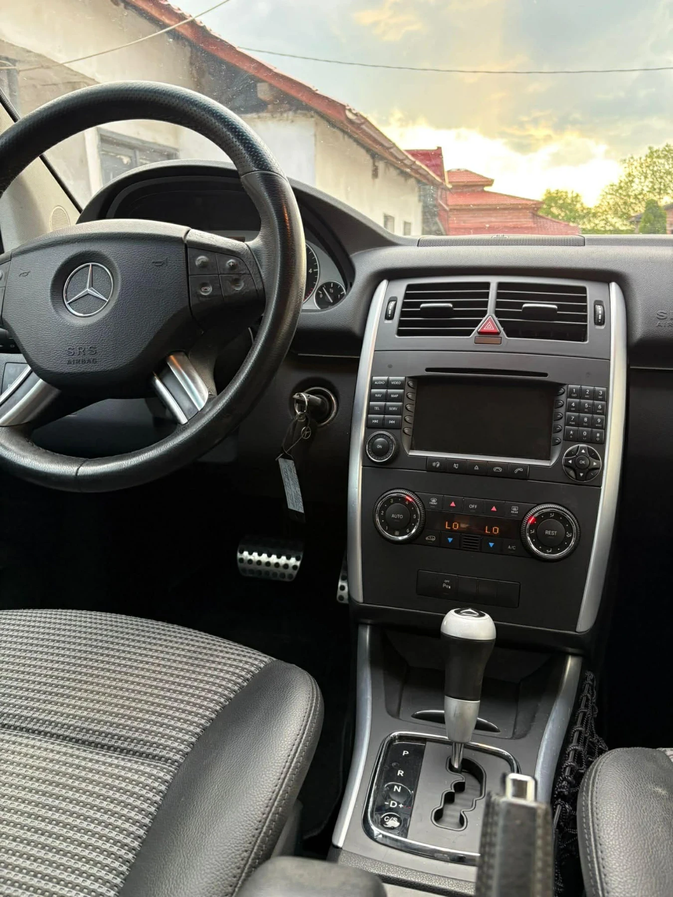 Mercedes-Benz B 200 Mercedes B200cdi, Avtomat , снимка 6 - Автомобили и джипове - 55073930