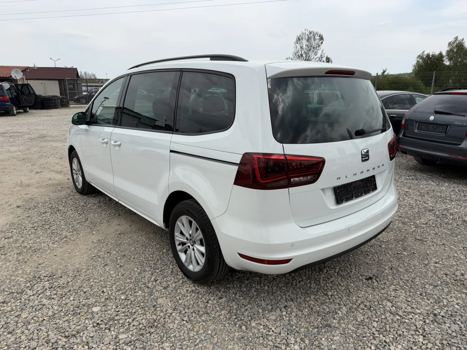 Seat Alhambra, снимка 6 - Автомобили и джипове - 54680583