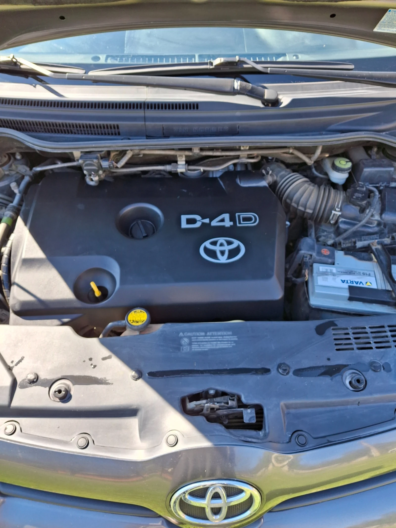 Toyota Corolla verso 2.2 d4d, снимка 14 - Автомобили и джипове - 55252478
