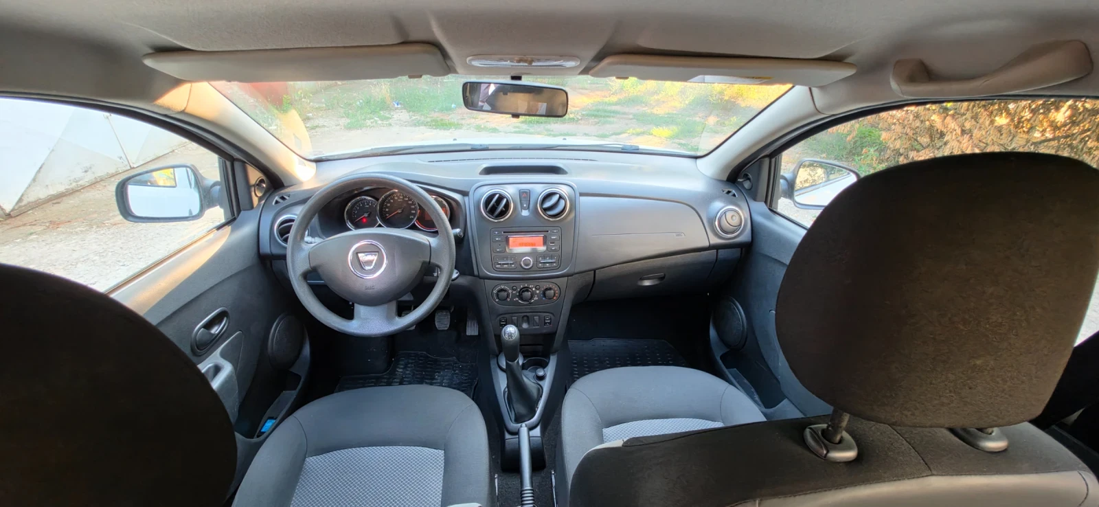 Dacia Logan 1.5DCI, снимка 9 - Автомобили и джипове - 55435590