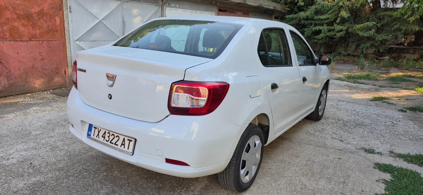 Dacia Logan 1.5DCI, снимка 5 - Автомобили и джипове - 55435590