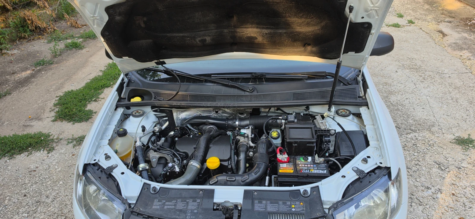 Dacia Logan 1.5DCI, снимка 8 - Автомобили и джипове - 55435590
