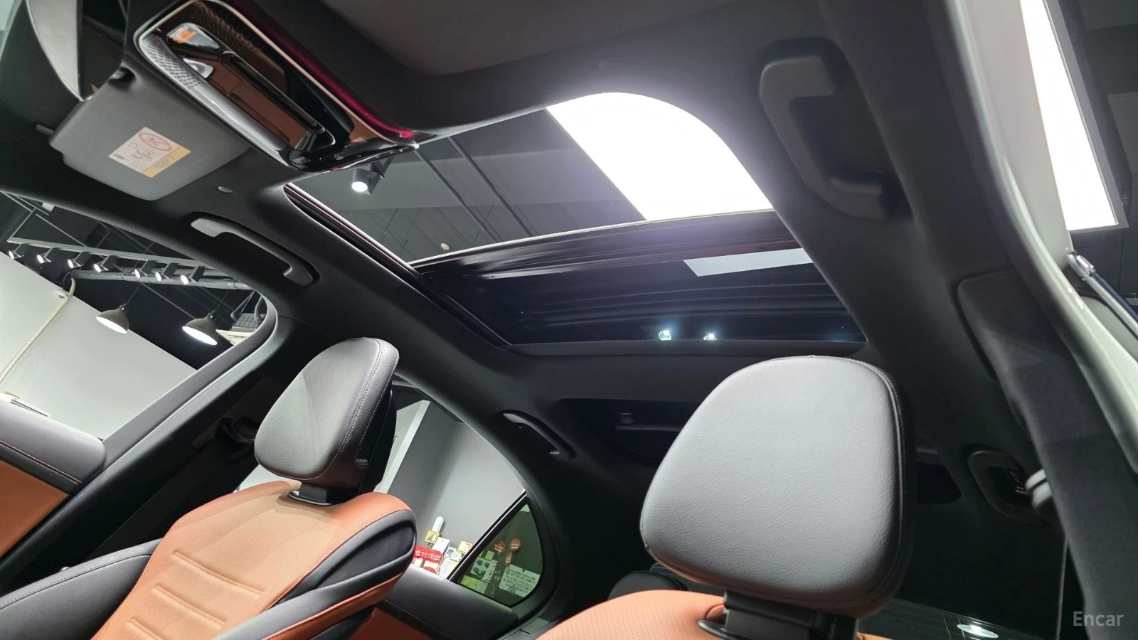 Mercedes-Benz C 300 4MATIC* AMG* HUD* 360 CAM* BURMESTER* DISTRO* LANE, снимка 15 - Автомобили и джипове - 55645450