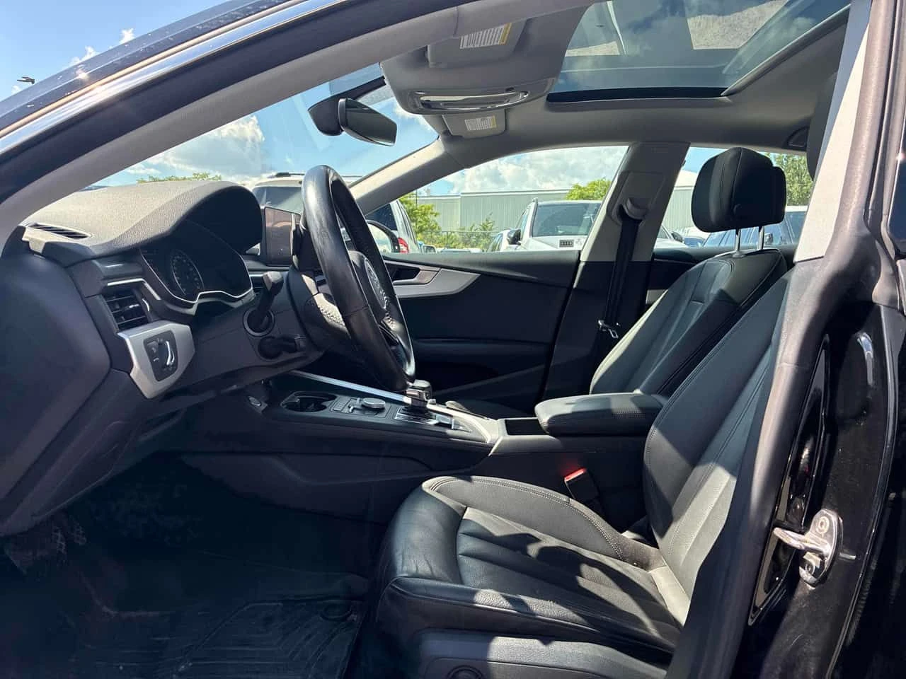 Audi A5  Komfort / CARFAX / АВТОКРЕДИТ , снимка 12 - Автомобили и джипове - 55670982