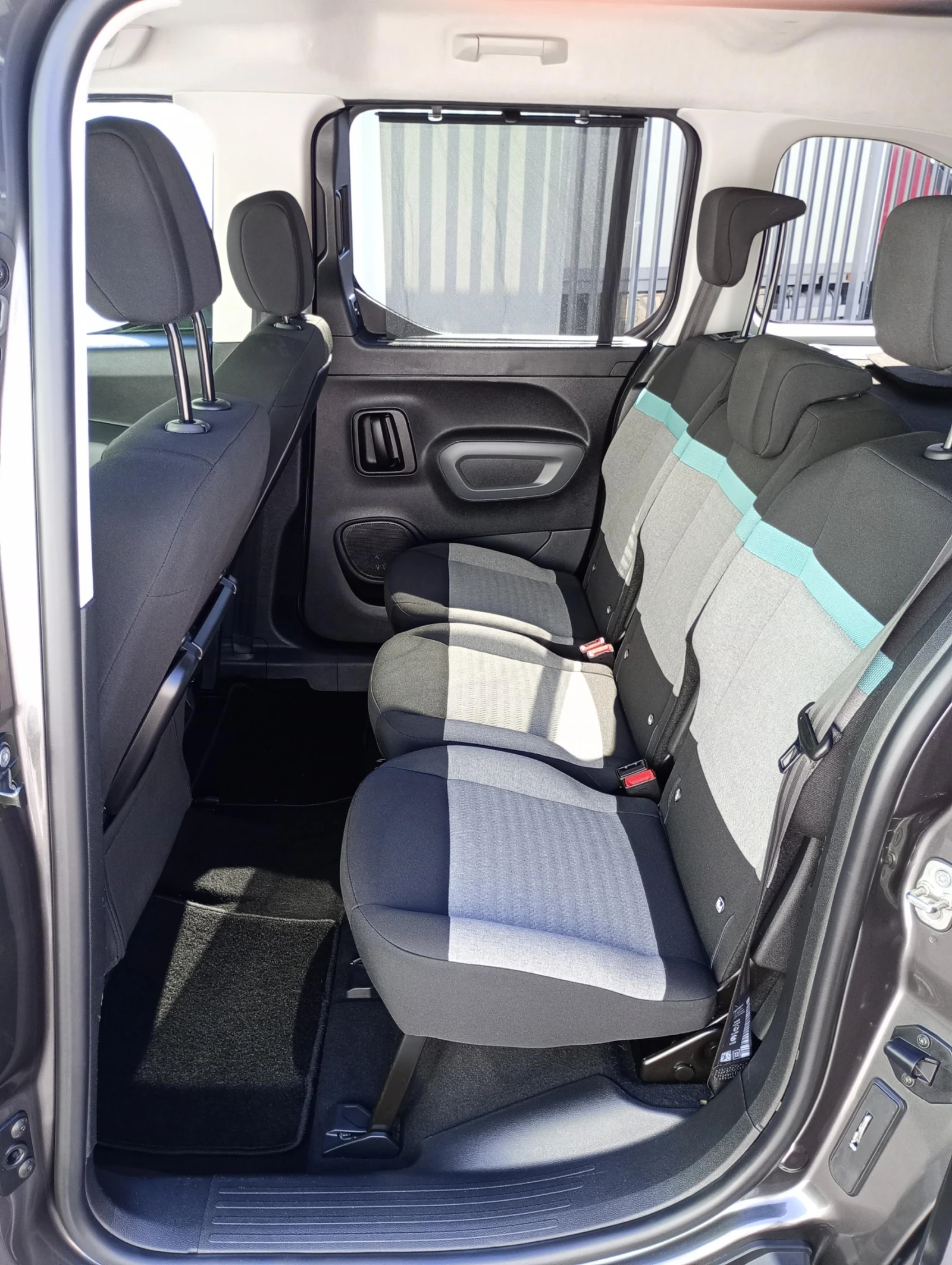 Citroen Berlingo E-BERLINGO 6+ 1, снимка 8 - Автомобили и джипове - 55693276