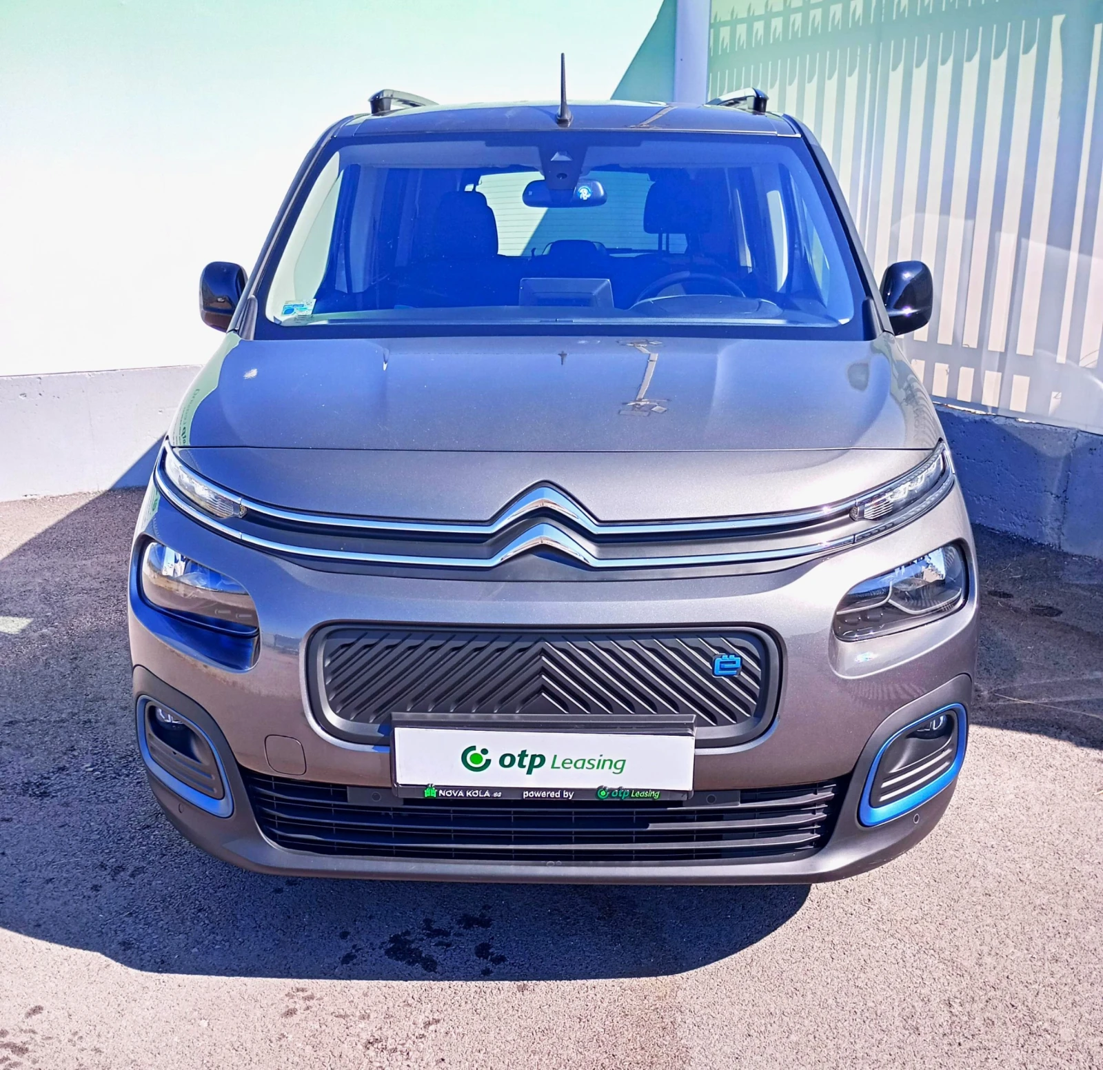Citroen Berlingo E-BERLINGO 6+ 1, снимка 2 - Автомобили и джипове - 55693276