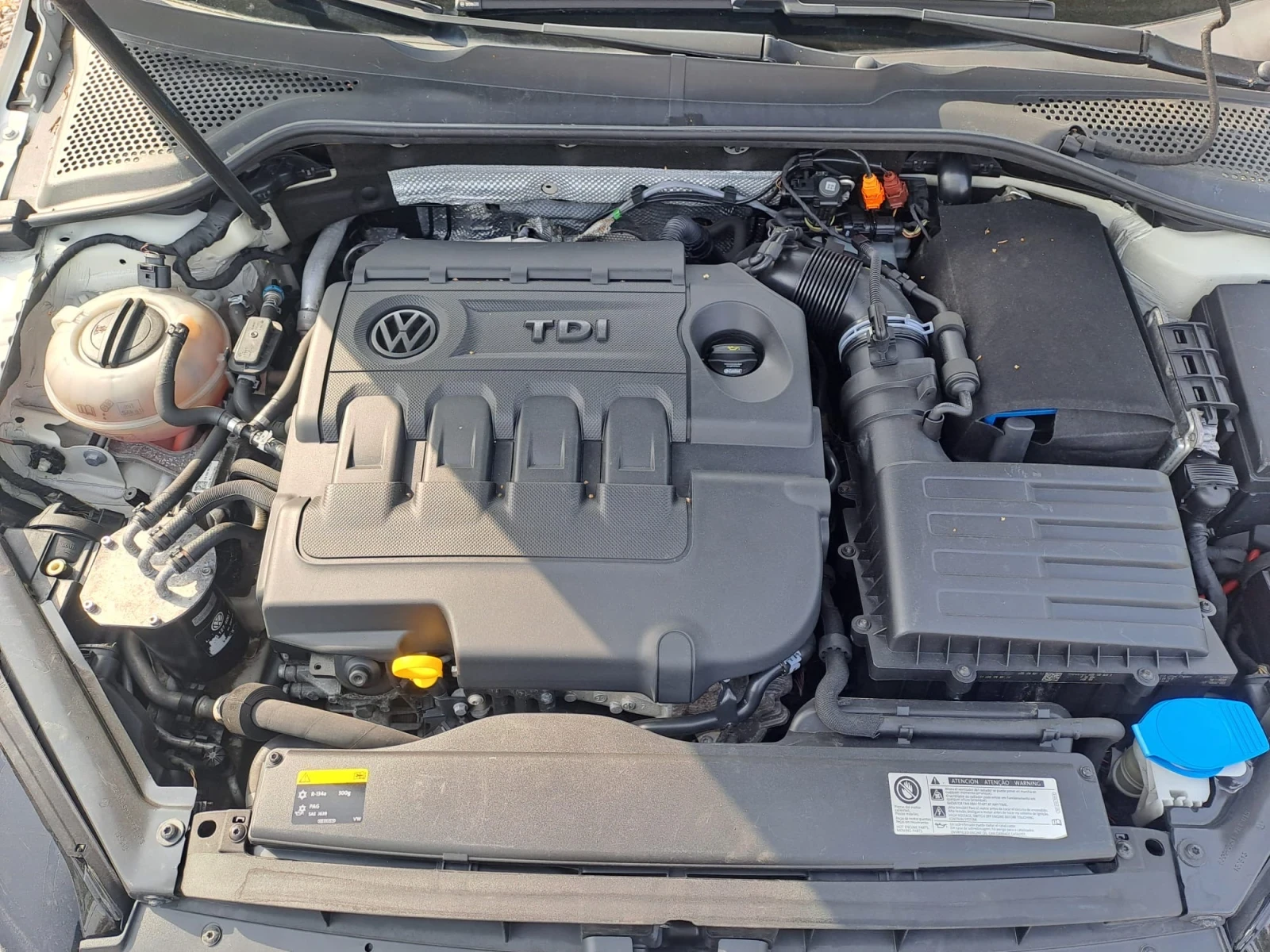 VW Golf 2.0 TDI 4x4, снимка 15 - Автомобили и джипове - 55852445