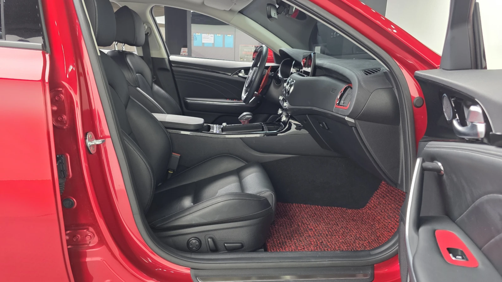 Kia Stinger MEISTER 2.5 PLATINUM* DIS* ОБДУХ* КРАЙНА ЦЕНА , снимка 11 - Автомобили и джипове - 56059273