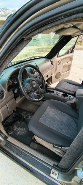 Jeep Cherokee 2.8 брониран, снимка 10