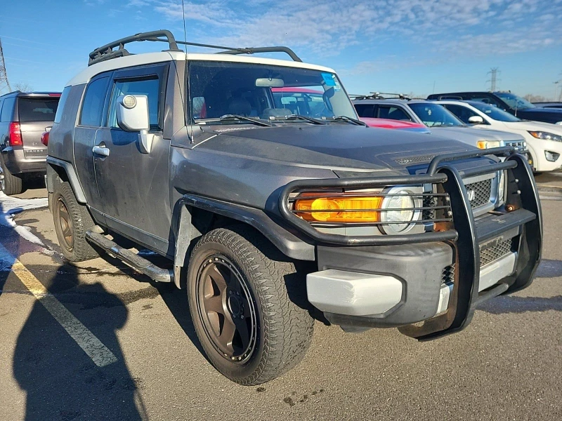 Toyota Fj cruiser БЕЗ РЪЖДА, снимка 3 - Автомобили и джипове - 48511069