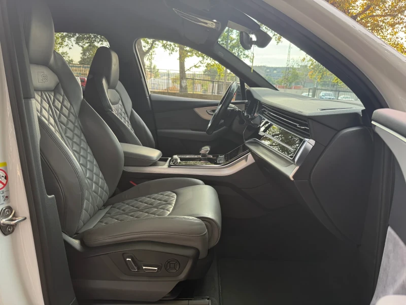 Audi Q7 3XS-Line* DIGITAL* 7МЕСТА* DISTRONIC* TOP, снимка 14 - Автомобили и джипове - 51681961