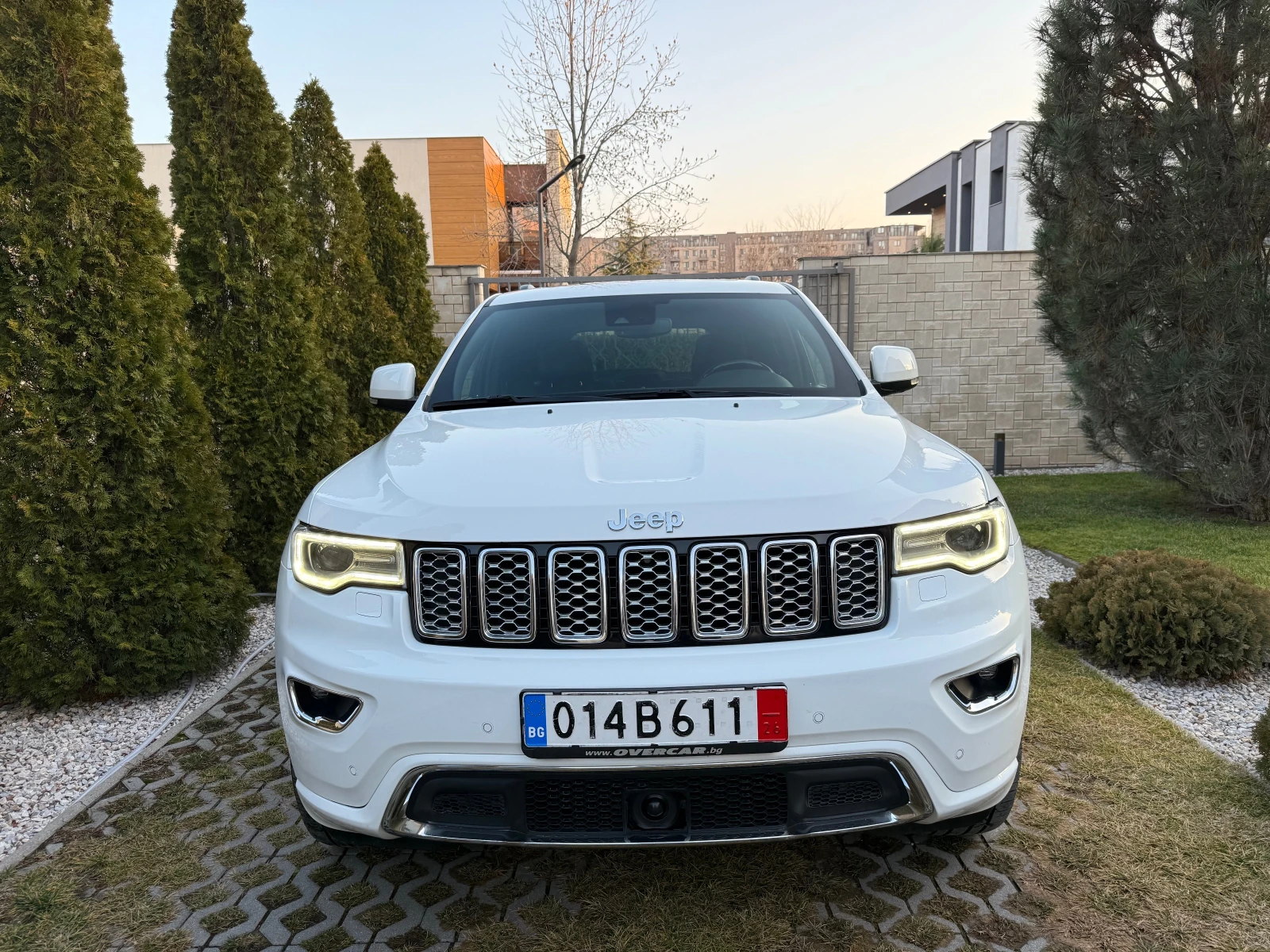 Jeep Grand cherokee 3.0CRD* FACELIFT* PANORAMA* OVERLAND - изображение 2