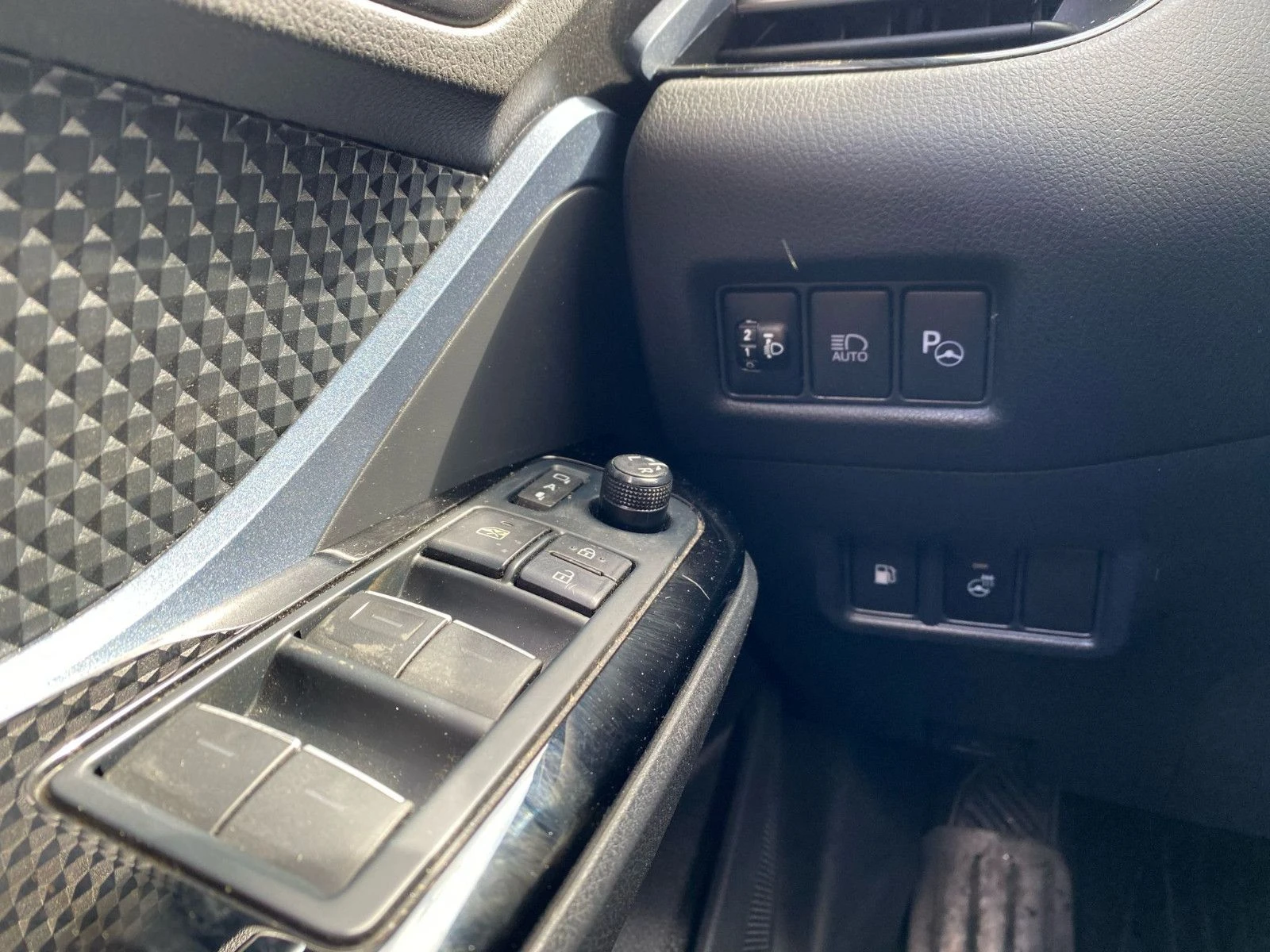 Toyota C-HR 2.0/HYBRID/152HP/CAM/HD/CARPLAY/LED/KLESS/176f | Mobile.bg   14