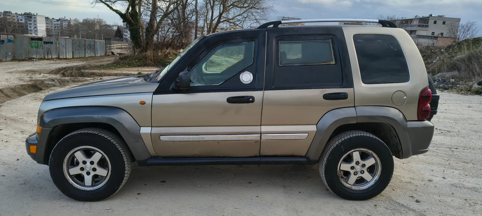 Jeep Cherokee 2.8 брониран - изображение 4