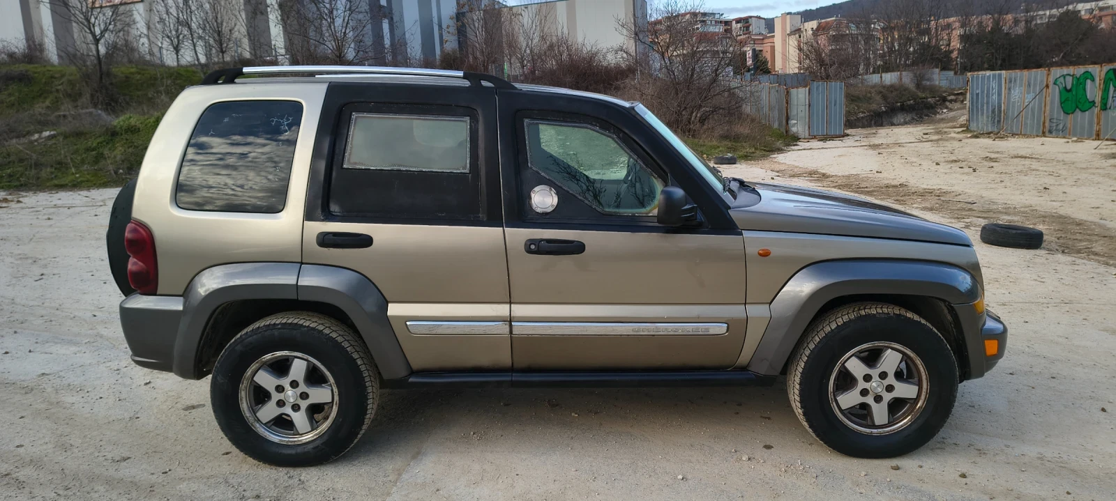 Jeep Cherokee 2.8 брониран - изображение 5