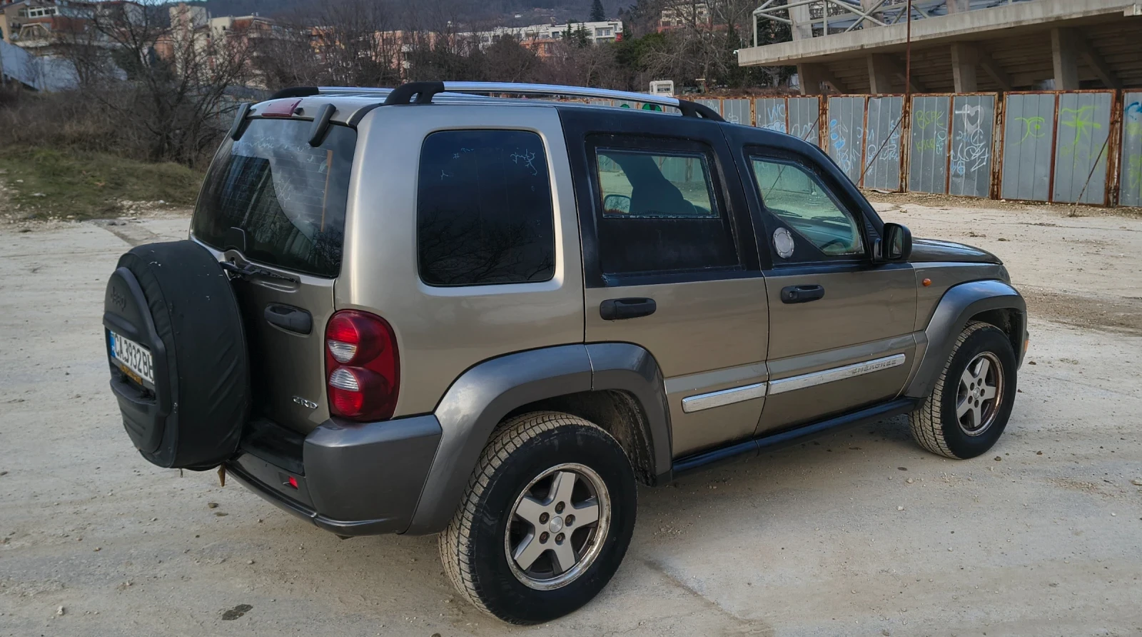 Jeep Cherokee 2.8 брониран - изображение 8