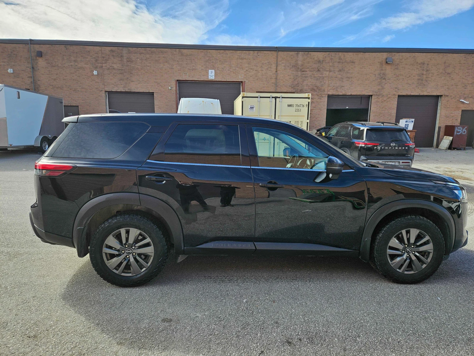 Nissan Pathfinder S * * CARFAX * * АВТО КРЕДИТ * * , снимка 3 - Автомобили и джипове - 53841733